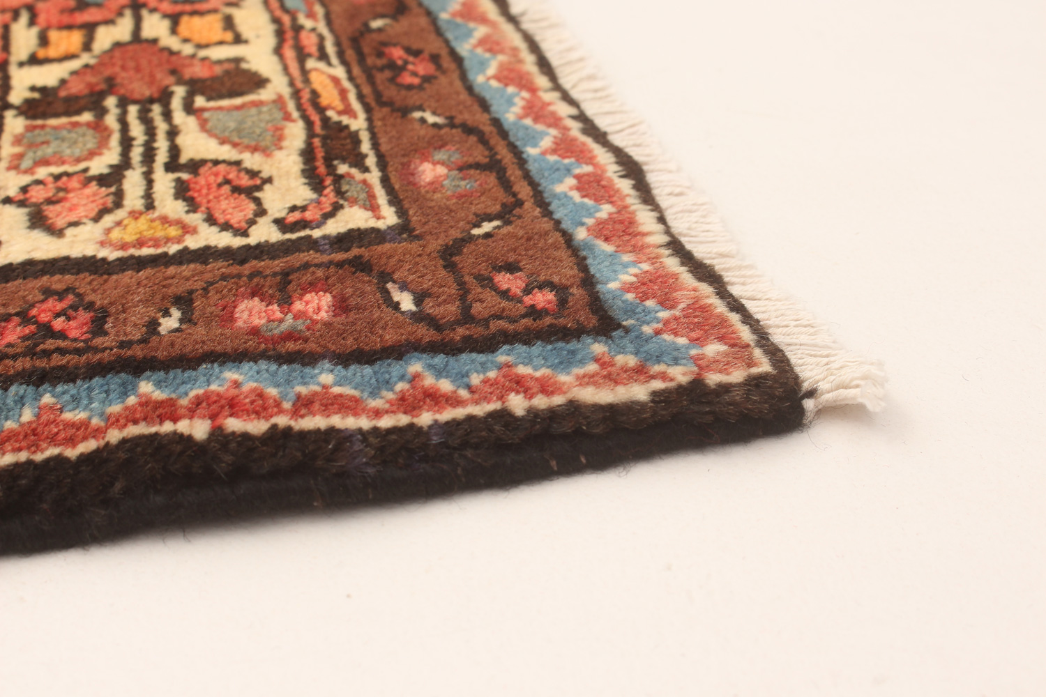 Persian Hamadan 5'5" x 10'7" Hand-knotted Wool Rug 