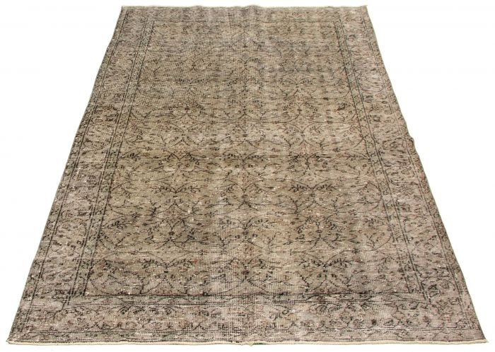 Tapis surteint coloré 5'6" x 8'10" en laine