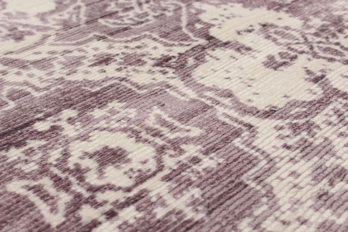 Indian Galleria 5'5" x 7'9" Hand Loomed Silk Rug 