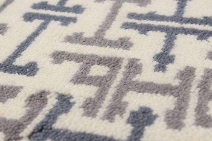 Indian Arlequin 5'1" x 7'11" Hand-knotted Wool Rug 