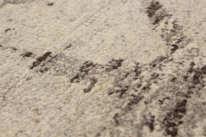 Indian Arlequin 7'9" x 9'10" Hand-knotted Wool Rug 