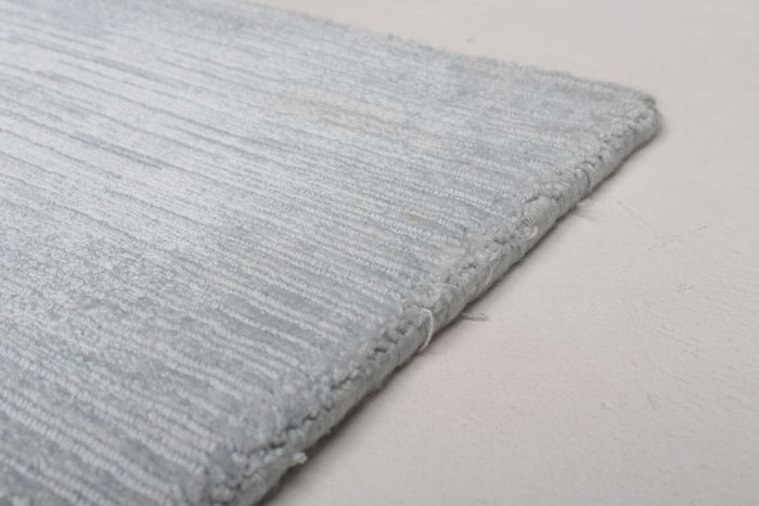 Indian Galleria 5'0" x 8'0" Hand Loomed Silk Rug 