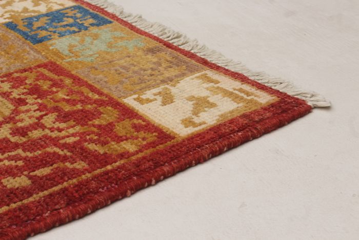 Indian Shalimar 4'1" x 5'10" Hand-knotted Wool Rug 