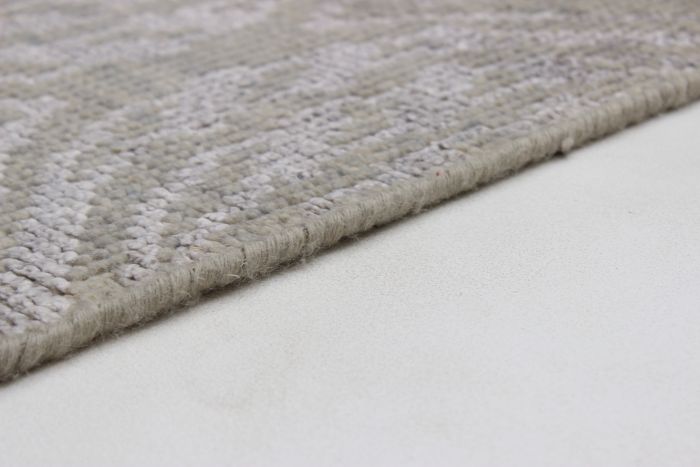 Indian La Seda 5'5" x 7'8" Hand-knotted Wool & Silk Rug 