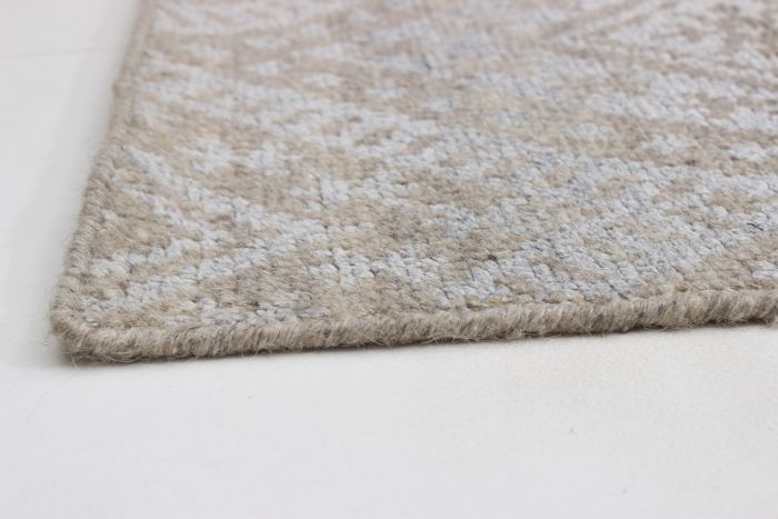Indian La Seda 5'3" x 7'9" Hand-knotted Wool & Silk Rug 