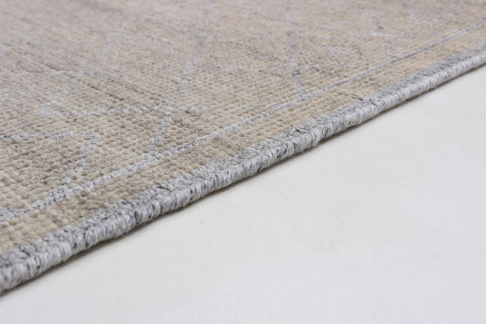 Indian La Seda 5'8" x 7'9" Hand-knotted Wool & Silk Rug 