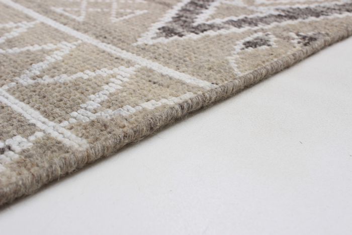 Indian La Seda 5'6" x 7'10" Hand-knotted Wool & Silk Rug 