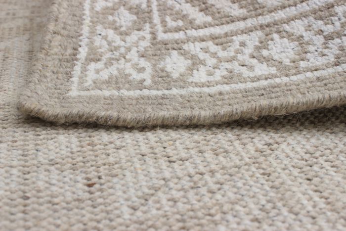 Indian La Seda 5'0" x 7'9" Hand-knotted Wool & Silk Rug 