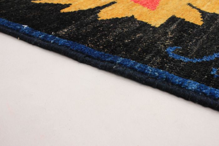Indian Shalimar 5'10" x 6'3" Hand-knotted Wool Rug 