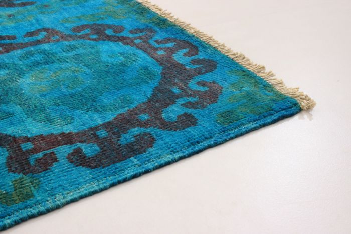 Indian Vibrance 6'0" x 8'9" Hand-knotted Wool Rug 