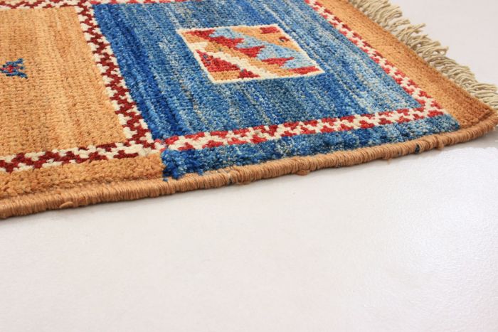 Indian Shalimar 6'4" x 8'7" Hand-knotted Wool Rug 