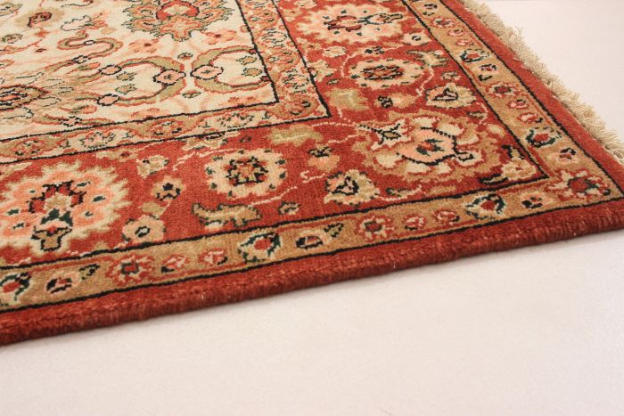 Indian Jamshidpour 3'11" x 6'2" Hand-knotted Wool Rug 