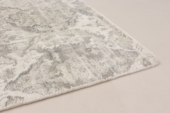 Indian Galleria 8'0" x 10'0" Hand Loomed Silk Rug 