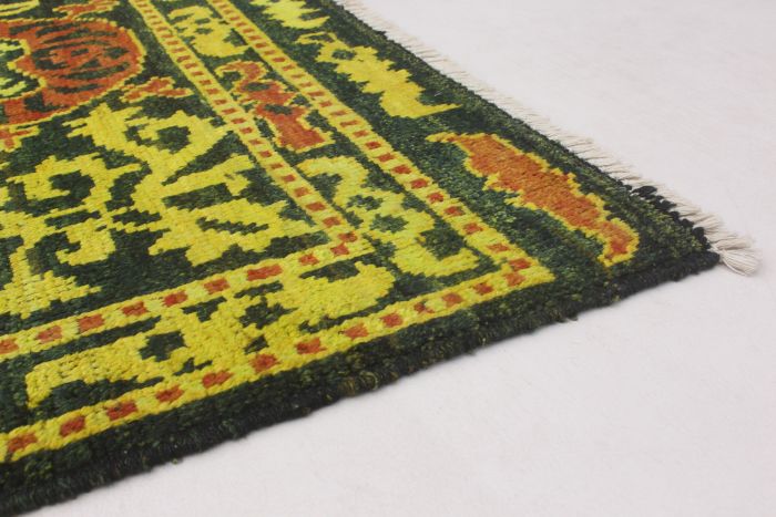 Indian Shalimar 6'6" x 8'10" Hand-knotted Wool Rug 