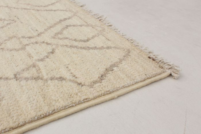 Indian Tangier 5'10" x 8'4" Hand-knotted Wool Rug 