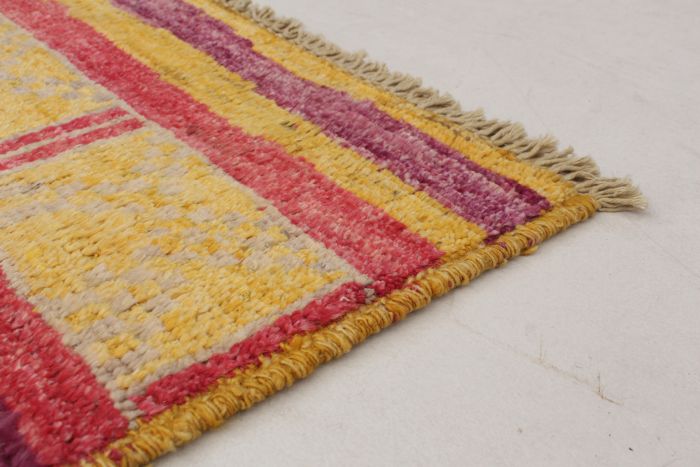 Indian Shalimar 6'3" x 8'10" Hand-knotted Wool Rug 