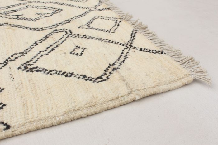 Indian Tangier 6'4" x 9'5" Hand-knotted Wool Rug 