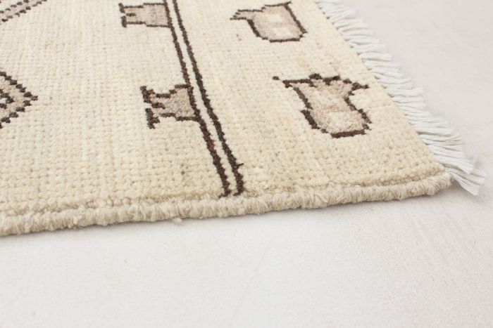 Indian Tangier 6'1" x 8'10" Hand-knotted Wool Rug 