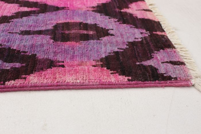 Indian Vibrance 5'8" x 8'8" Hand-knotted Wool Rug 