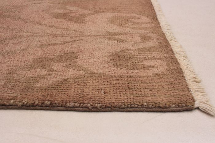 Indian Vibrance 4'10" x 8'2" Hand-knotted Wool Rug 