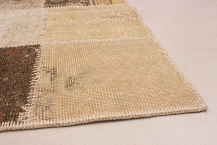 Turkish Vintage Anatolia Patch 4'8" x 6'8" Hand-knotted Wool Rug 