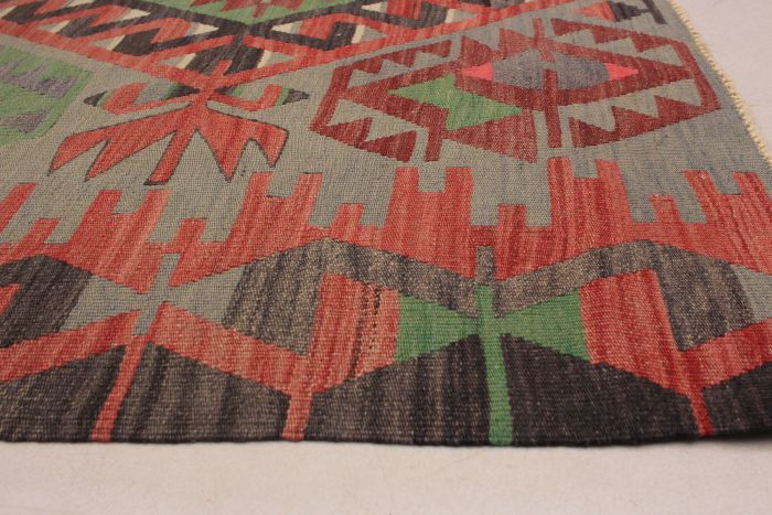Turkish Sivas 4'9" x 9'8" Flat-Weave Wool Kilim 