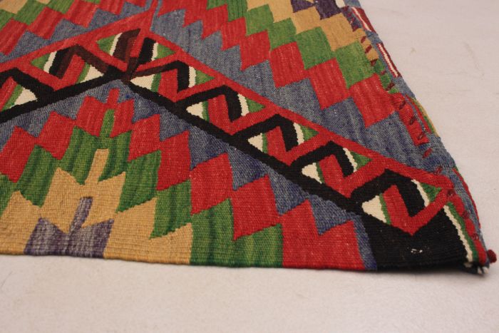 Turkish Sivas 5'9" x 10'10" Flat-Weave Wool Kilim 