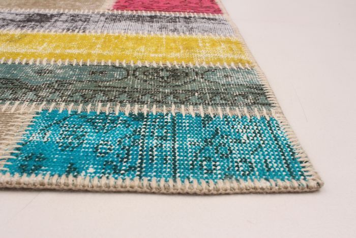 Tapis vif et coloré patchwork 5'9" x 7'9" en laine