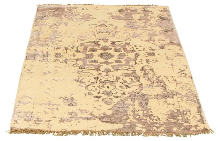 Indian La Seda 4'6" x 6'6" Hand-knotted Wool & Silk Rug 