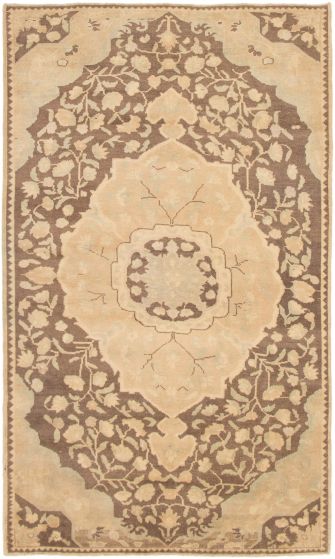 Perisan Style 4'9" x 8'5" Hand-knotted Wool Rug 