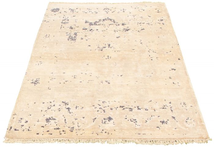 Indian Elixir 4'0" x 5'10" Hand-knotted Bamboo Silk Rug 