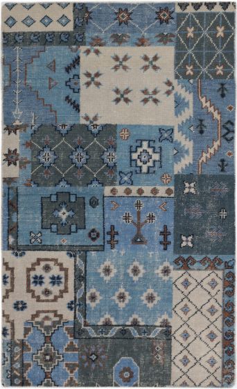 Indian Eternity 4'11" x 8'0" Hand-knotted Wool Rug 