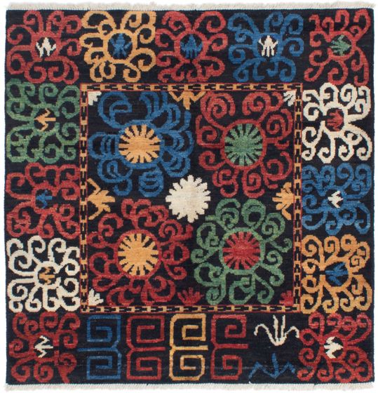 Indian Shalimar 6'3" x 6'4" Hand-knotted Wool Rug 