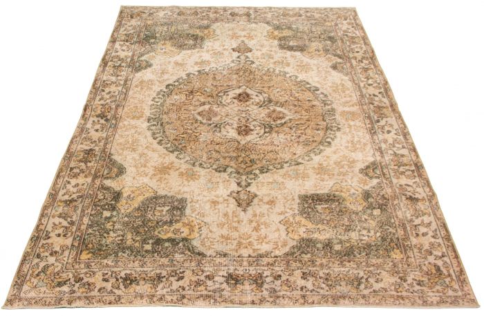 Perisan Style 6'7" x 10'9" Hand-knotted Wool Rug 