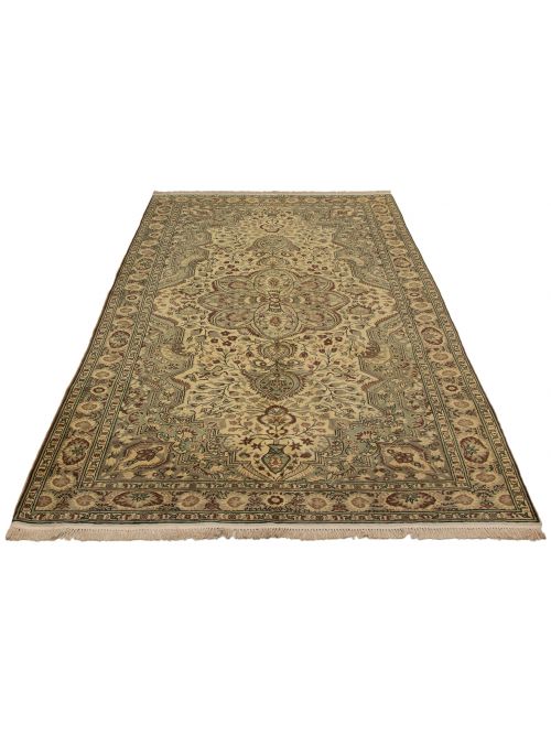 Turkish Hereke 6'8" x 10'8" Hand-knotted Wool Rug 