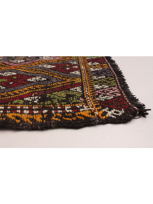 Turkish Yoruk 5'4" x 10'2" Flat-Weave Wool Tapestry Kilim 