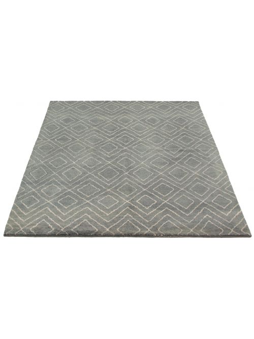 Indian Arlequin 6'10" x 9'6" Hand-knotted Wool Rug 