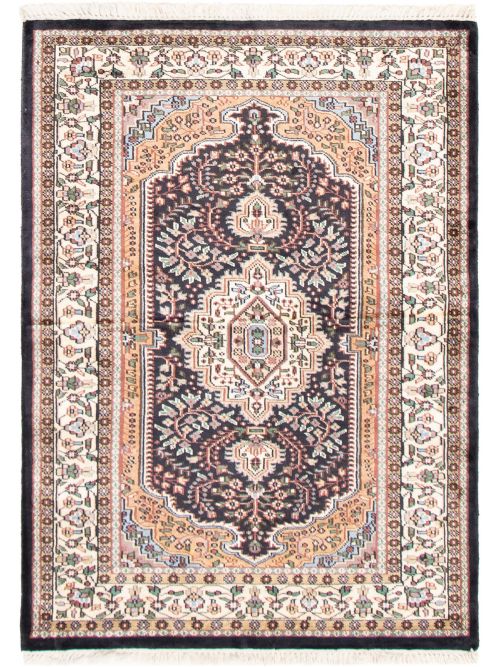 Indian Kashmir 3'11" x 5'11" Hand-knotted Silk Rug 