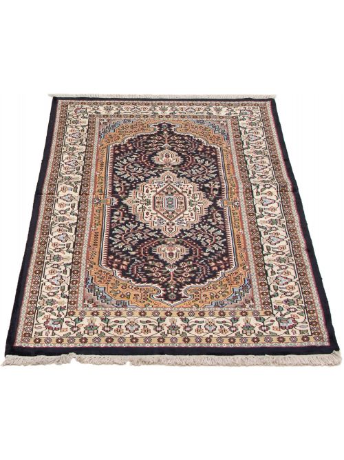 Indian Kashmir 3'11" x 5'11" Hand-knotted Silk Rug 
