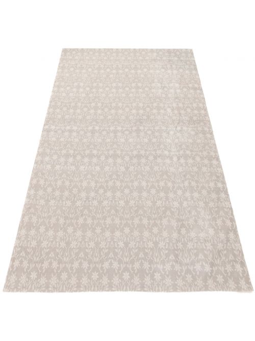 Indian Collage 4'9" x 6'9" Handmade Chenille Rug 