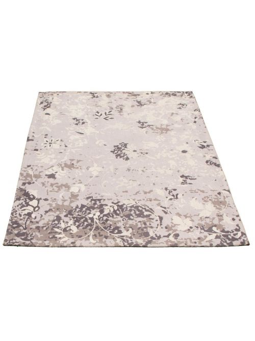 Indian Collage 5'2" x 7'10" Handmade Microfiber Rug 