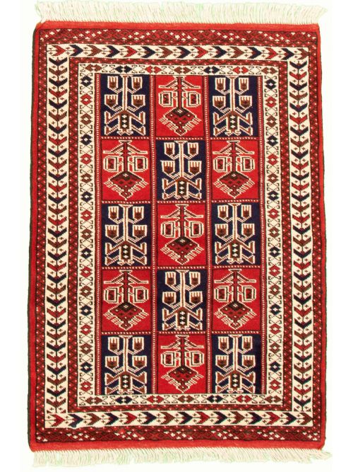 Tapis turkman 3'3" x 4'7" en laine