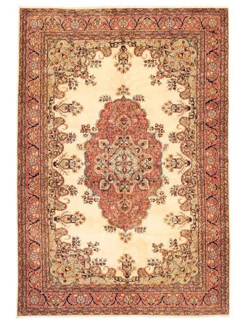Turkish Kayseri Vintage 7'1" x 10'1" Hand-knotted Wool Rug 