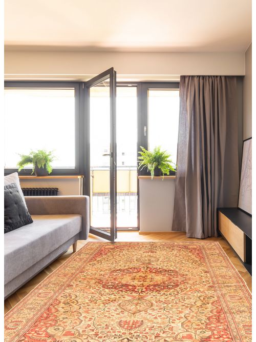 Turkish Kayseri Vintage 6'4" x 10'1" Hand-knotted Wool Rug 