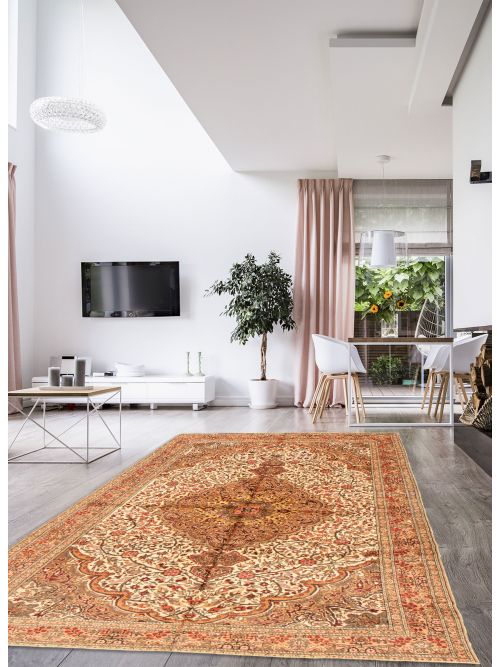Turkish Kayseri Vintage 6'9" x 9'7" Hand-knotted Wool Rug 