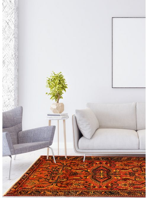 Persian Style 4'5" x 9'8" Hand-knotted Wool Rug 