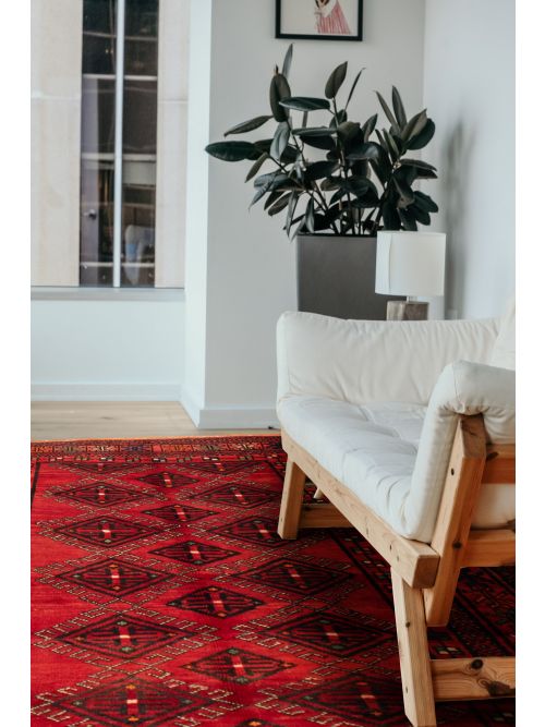 Persian Style 5'5" x 9'4" Hand-knotted Wool Rug 