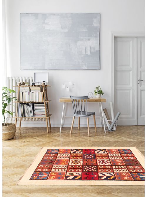 Persian Style Kashkuli Gabbeh 3'11" x 5'10" Hand-knotted Wool Rug 