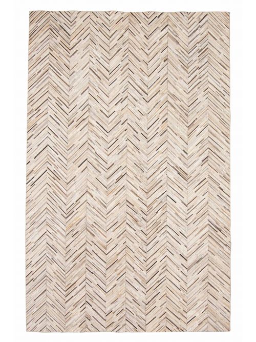 Argentina Cowhide Patchwork 5'1" x 8'0" Handmade Leather Faux Cowhide Rug 