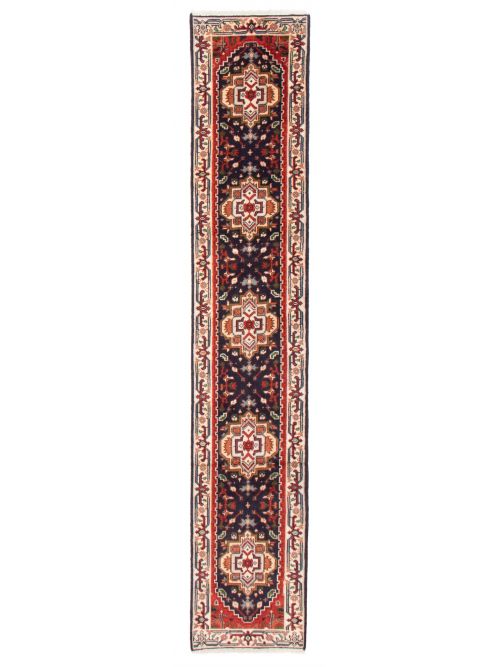 Indian Serapi Heritage 2'5" x 11'9" Hand-knotted Wool Rug 